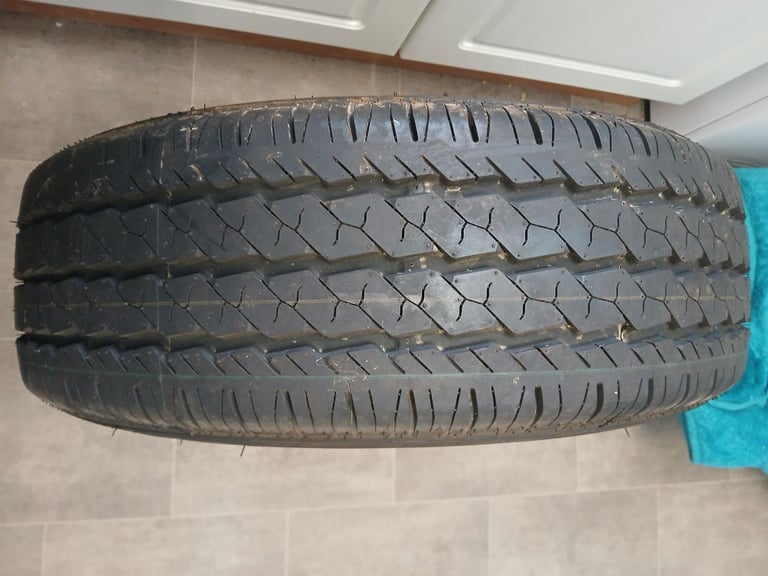 image for 205 65 R 16 C van tyre