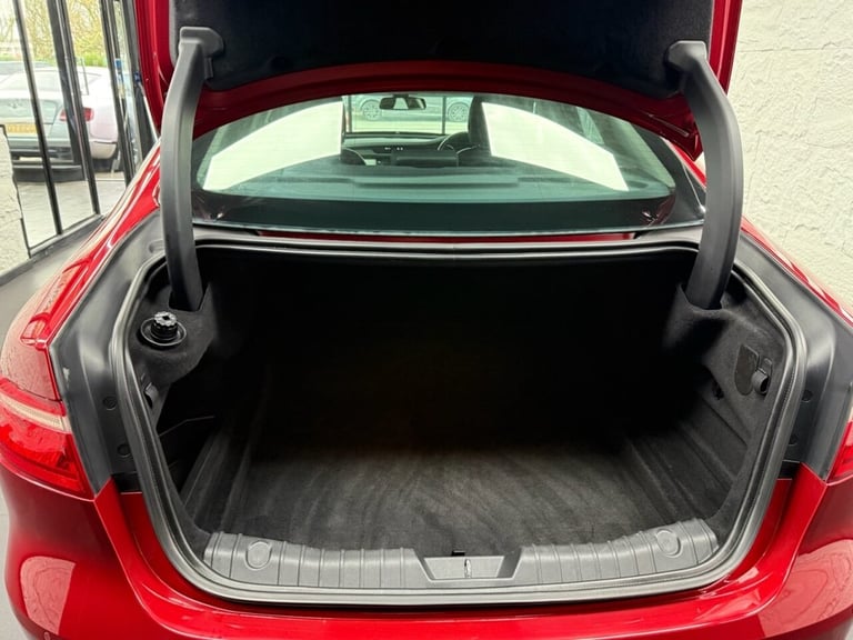 2017 Jaguar XF 2.0d Prestige 4dr Auto SALOON DIESEL Automatic