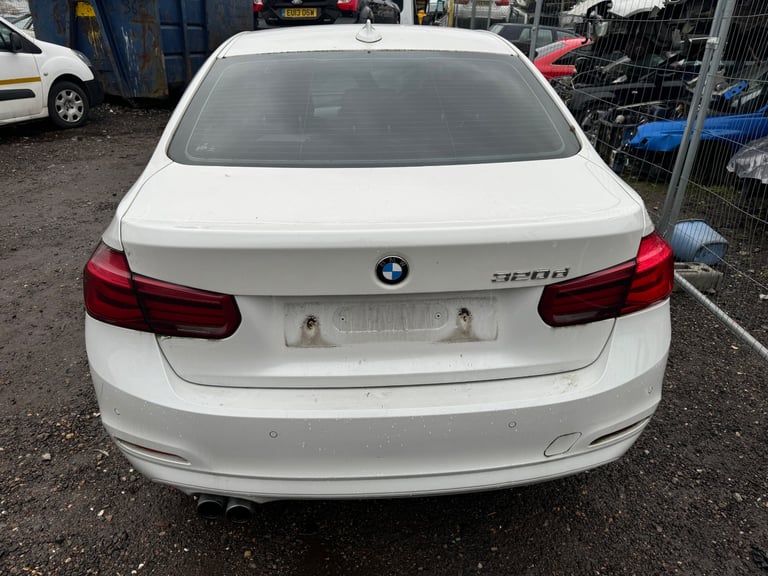 BMW f30 316i se 2016 white BREAKING FOR PARTS 