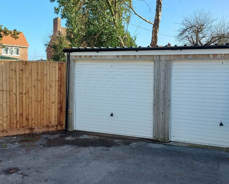 Refurbished Garage to rent: Ratcliffe Road, Hedge End, Eastleigh, SO30 4HA - GATED SITE, NEW ROOFS 