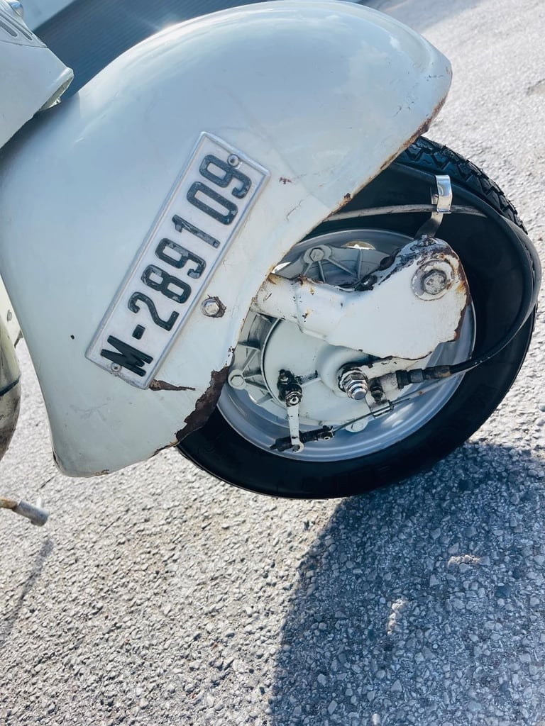 Lambretta Li 150 Spanish scooter  196 RT , 5-SPEED ORIGINAL PAINT 