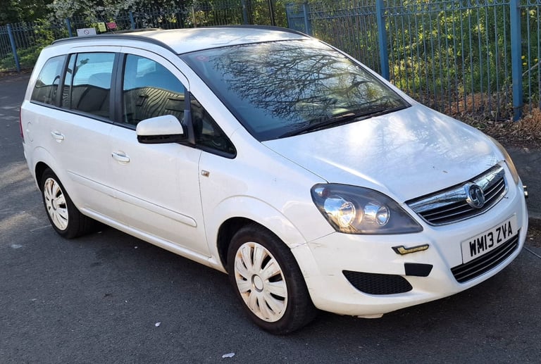 Ford, KUGA, Estate, 2010, Manual, 1997 (cc),5 doors - Image 2