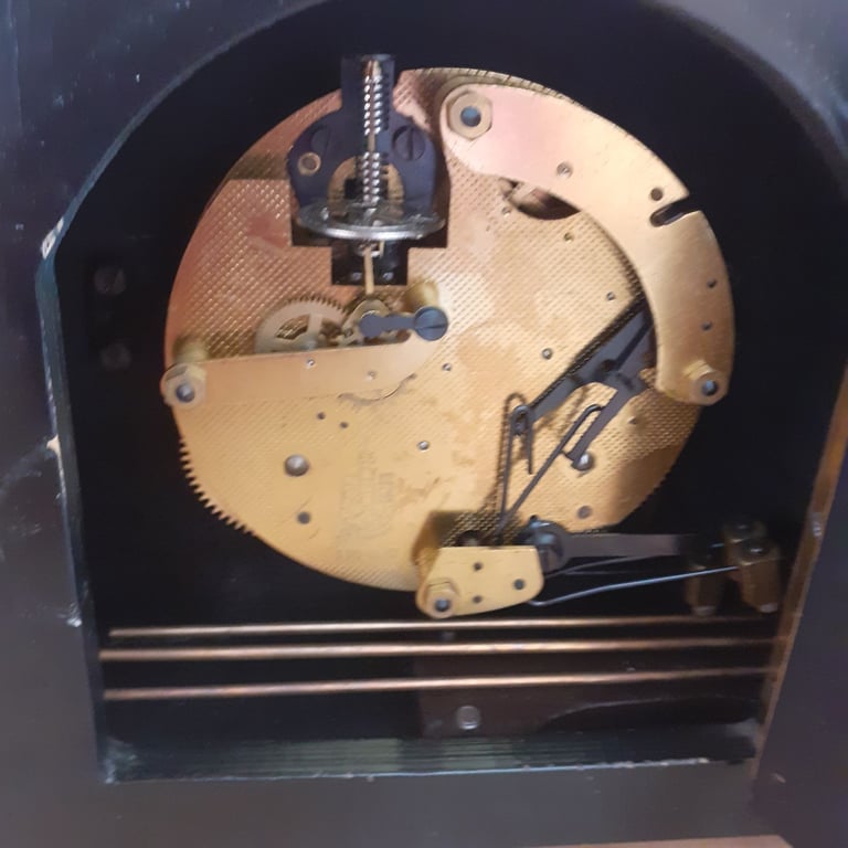 Wooden wind up  chiming mantel clock