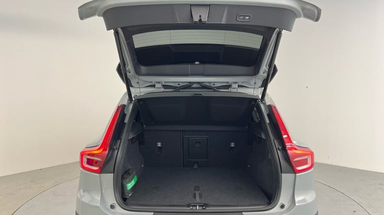 2023 Volvo XC40 Plus, B3 Mild hybrid, Petrol, Dark (360 Parking Camera, Apple Car Play) Estate Pe...
