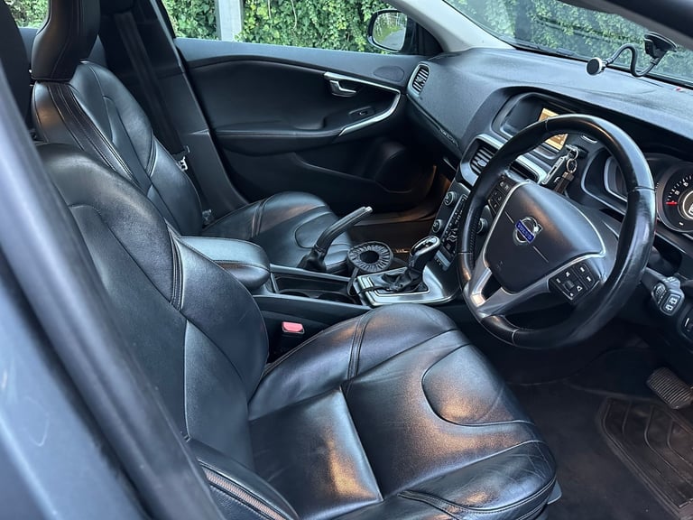 Volvo, V40, Hatchback, 2016, Semi-Auto, 1969 (cc), 5 doors