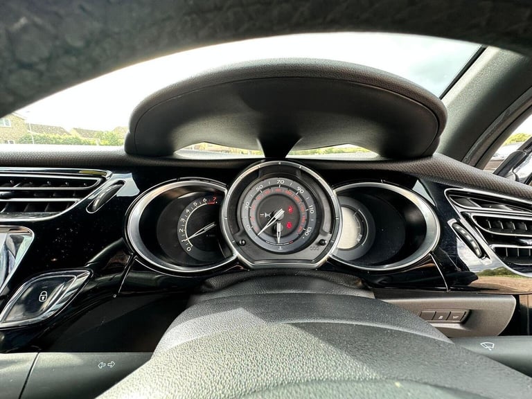 DS AUTOMOBILES DS 3 1.2 PureTech Dark Light EAT6 Euro 6 (s/s) 3dr 2015