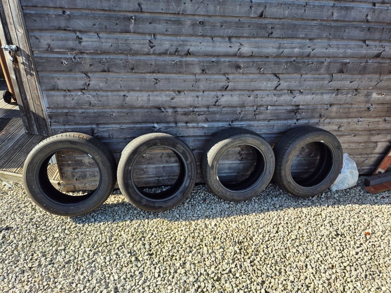4 nearly new tyres 215/55/r17