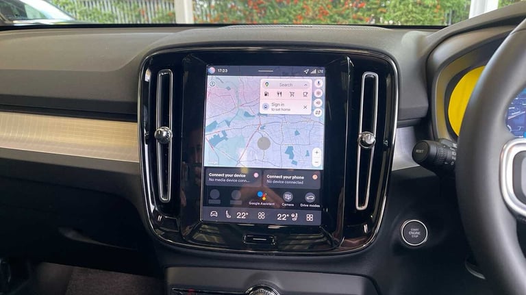 2025 Volvo XC40 2.0 B4P Ultra Black Edition 5dr Auto SUV Petrol Automatic