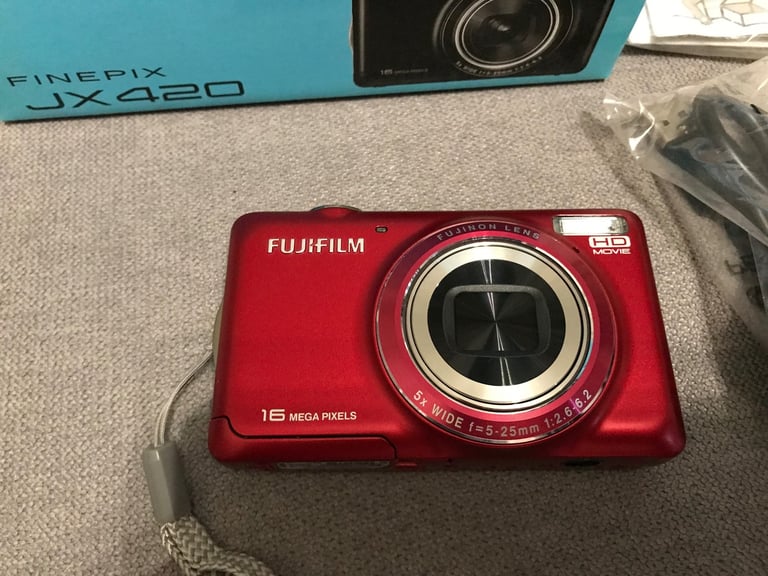 Fujifilm FinePix JX420 16.0MP Digital Camera - Red immaculate condition
