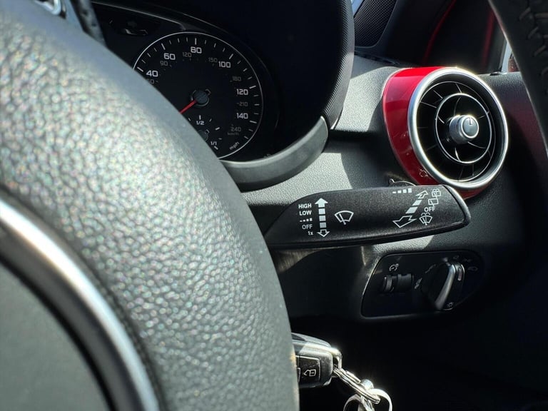 AUDI A1 1.2 TFSI S line Style Edition Sportback Euro 5 (s/s) 5dr 2014