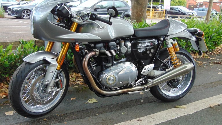 Triumph Thruxton 1200R 2018 Modern Classic Retro cafe racer low miles great look