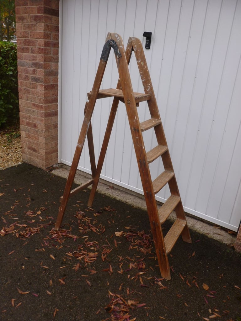 Wooden Step Ladder