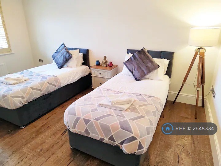 2 bedroom flat in Hauxton, Hauxton, Cambridge, CB22 (2 bed) (#2648334)
