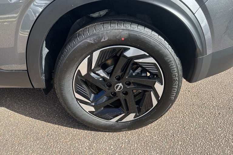 2025 Nissan Qashqai 1.5 E-Power N-Connecta 5dr Auto HATCHBACK PETROL/ELECTRIC Automatic
