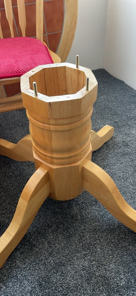 Dining room table and 2 chairs