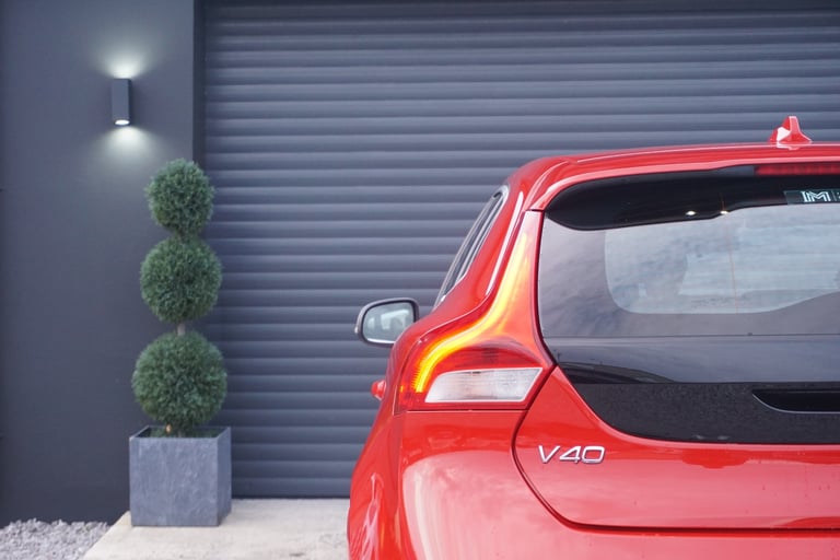 2015 Volvo V40 D2 [120] R DESIGN *IMMACULATE CONDITION £20 ROAD TAX* HATCHBACK Diesel Manual
