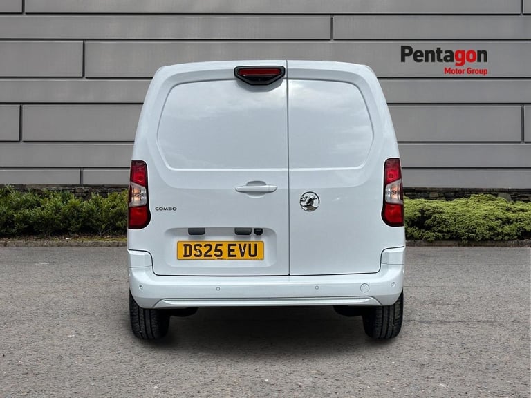  Vauxhall Combo 1.5 Turbo D 2300 Pro Panel Van 5dr Diesel Manual Swb Euro 6 s/s