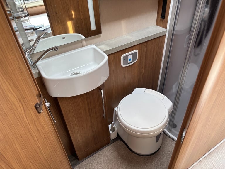 Auto Trail Tracker FB Motorhome. Fiat Ducato 150 BHP