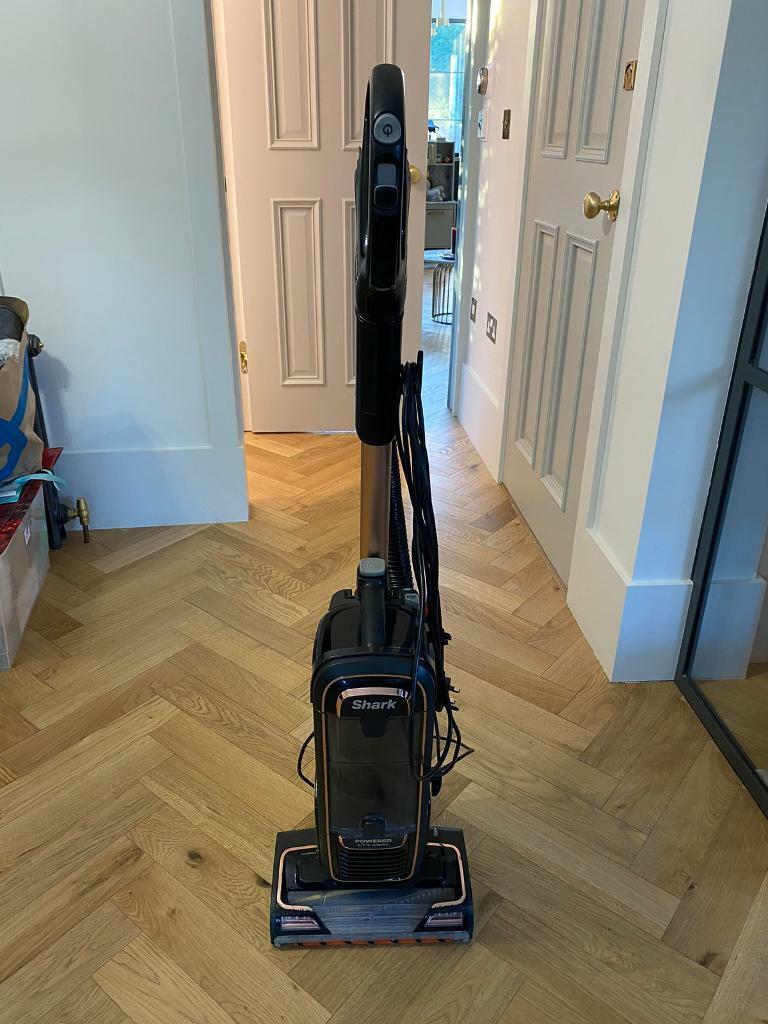 Shark AZ950UKT Upright Vacuum Cleaner (Pet Hair Removal edition) +  Accessories | in Barnet, London | Gumtree