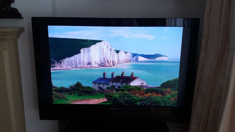 *** Full working Black Wharfedale 49’’ CRT TV + Remote Control ***