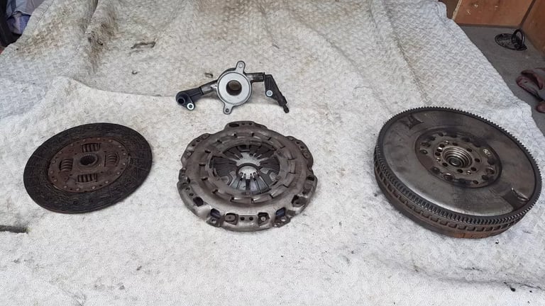 Mercedes Sprinter 2015 Clutch (Flywheel and Release Bearing Not Included)
