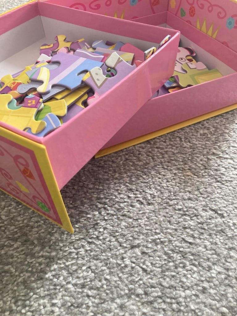 Peppa Pig Puzzle  2 Images in one Box