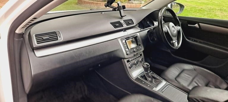 2014 Volkswagen Passat 2.0 TDI Bluemotion Tech Executive 5dr Estate £35 road tax ESTATE Diesel Ma...