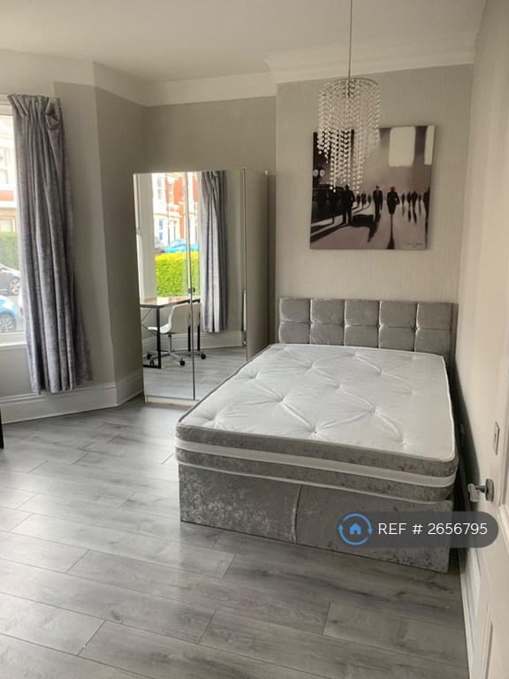 3 bedroom flat in Ashleigh Grove, West Jesmond, Newcastle Upon Tyne, NE2 (3 bed) (#2656795)