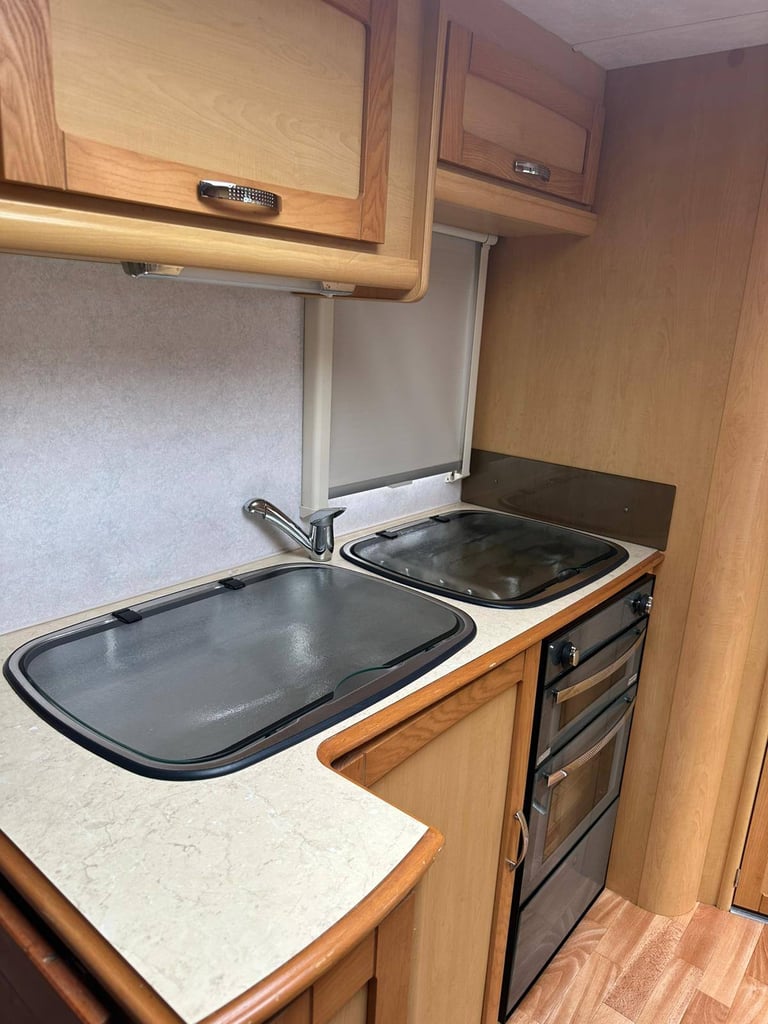 2005 Elddis Xscape 482/ 2 berth