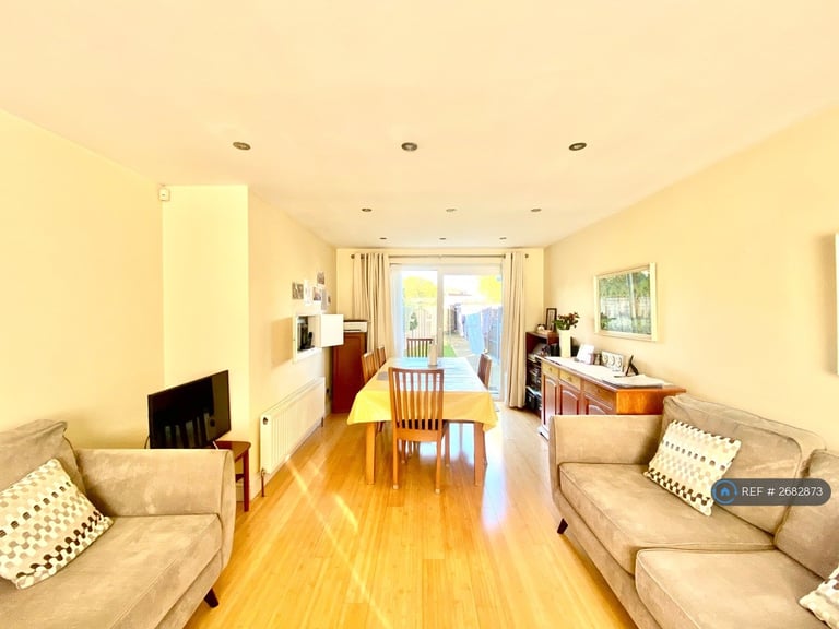 3 bedroom house in Warden Avenue, Harrow, HA2 (3 bed) (#2682873)