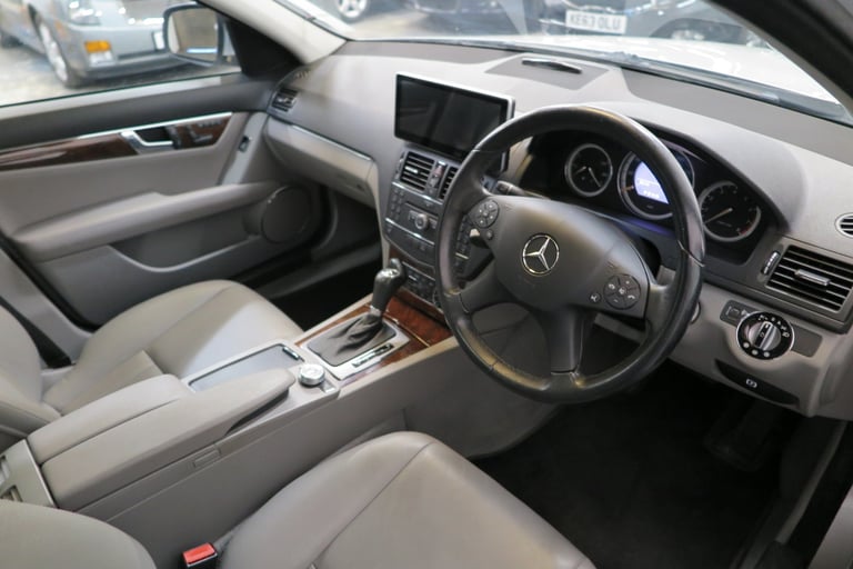  MERCEDES C CLASS V6,LOW MILEAGE WITH F.S.H.NATIONWIDE DELIVERY AVAILABLE