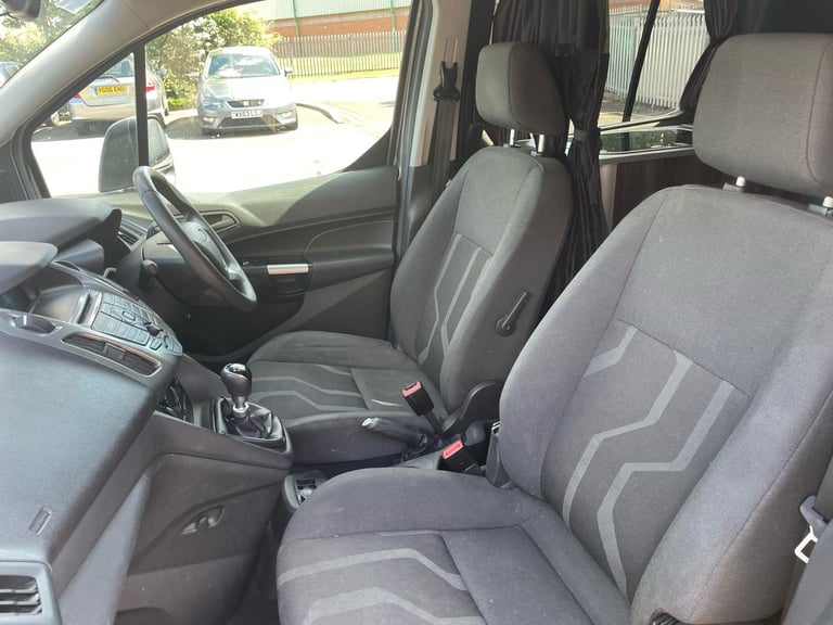 Ford TOURNEO CONNECT GRD ZETEC