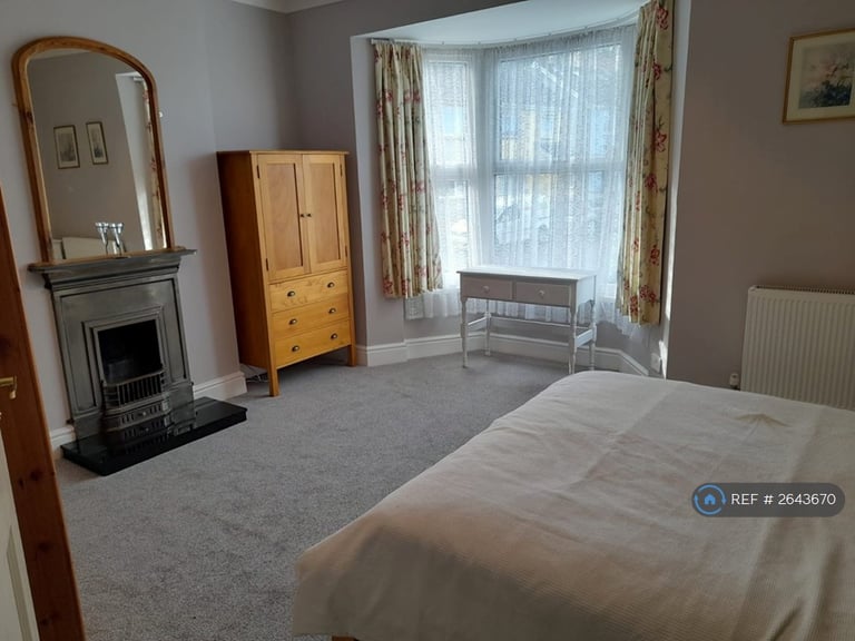 3 bedroom house in Oakland Road, Swansea, SA3 (3 bed) (#2643670)