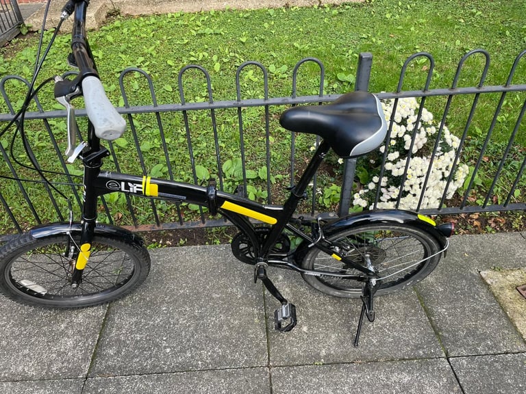 Lovely folding bike 6 speed in very good condition Fully functional 