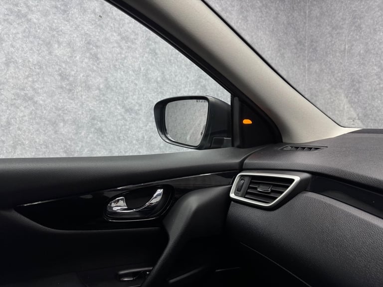 2015 Nissan Qashqai 1.2 DIG-T Tekna XTRON 2WD Euro 6 (s/s) 5dr HATCHBACK Petrol Automatic