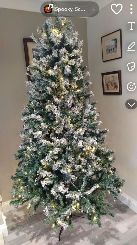6 feet prelit snowy xmas tree 