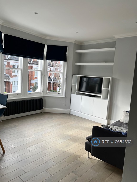 3 bedroom flat in Wyneham Road, London, SE24 (3 bed) (#2664592)