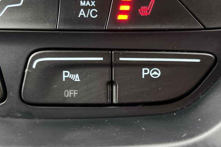 2018 Ford Kuga 2.0 TDCi 180 ST-Line X 5dr Auto SYNC3 NAVIGATION, FRONT &amp; REAR PARKING SENS Es...