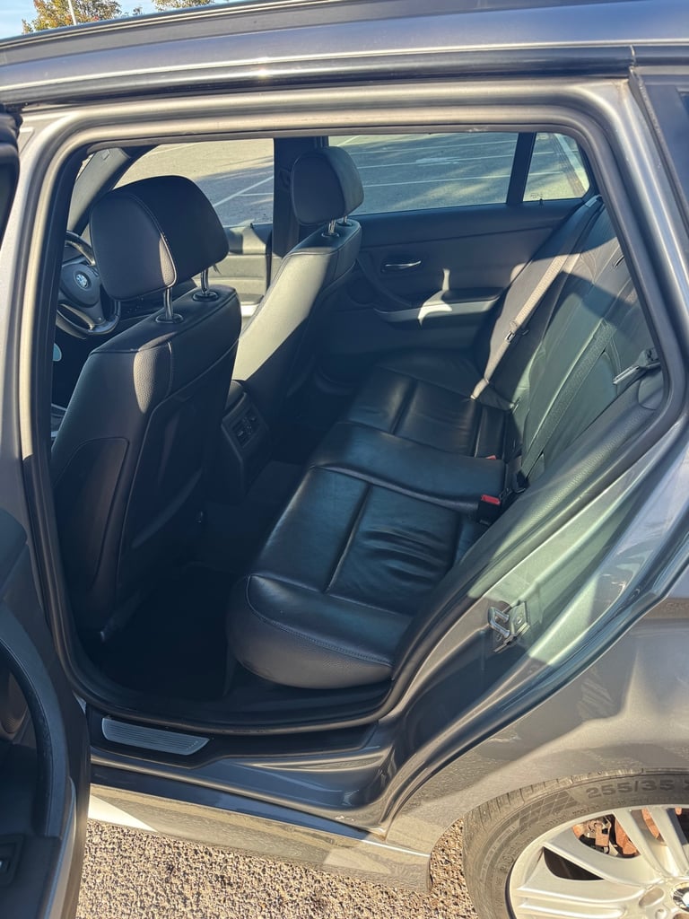 BMW, 325i Sport, Estate, 2011, Semi-Auto, 2996 (cc), 5 doors