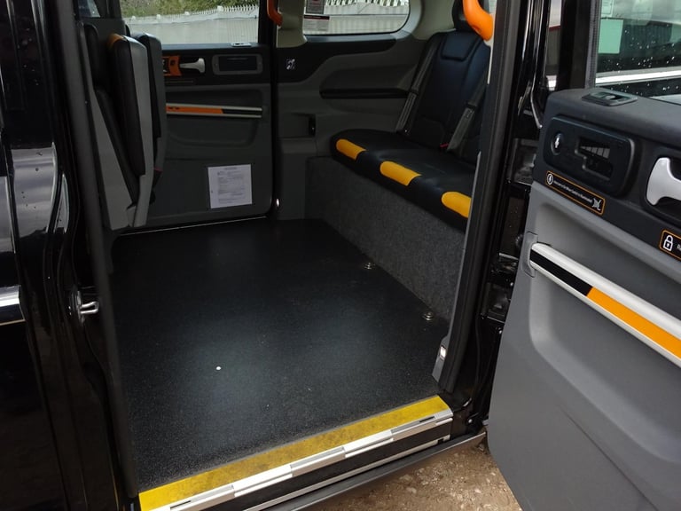 2024 74 REG LEVC TX VISTA COMFORT PLUS TAXI CAB HYBRID AUTO DAMAGED SALVAGE