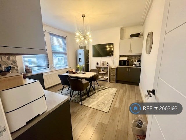 2 bedroom flat in Avington Grove, London, SE20 (2 bed) (#2662192)