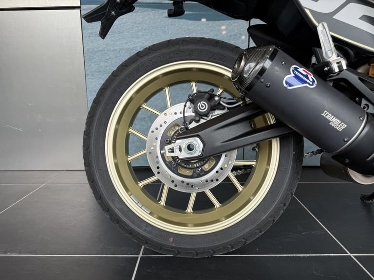 DUCATI SCRAMBLER FULL THROTTLE