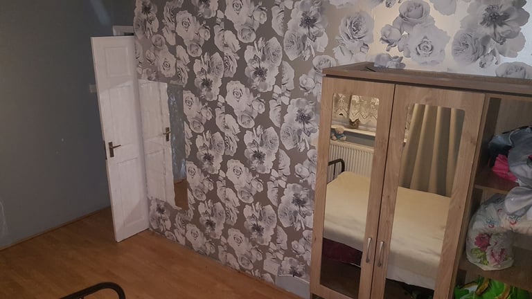Warm DOUBLE ROOM to RENT quite neighborhood