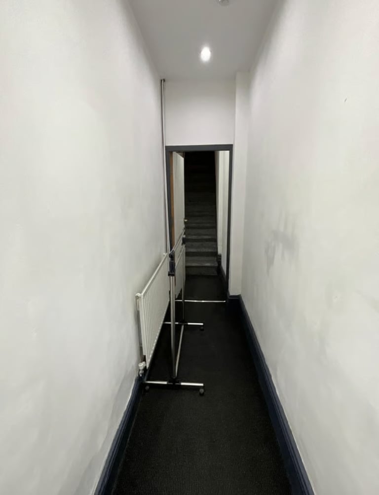 3-Double Bedroom Flat | Fully Furnished | Fitted Kitchen | Parking |  Woodsley Road, Leeds - LS3