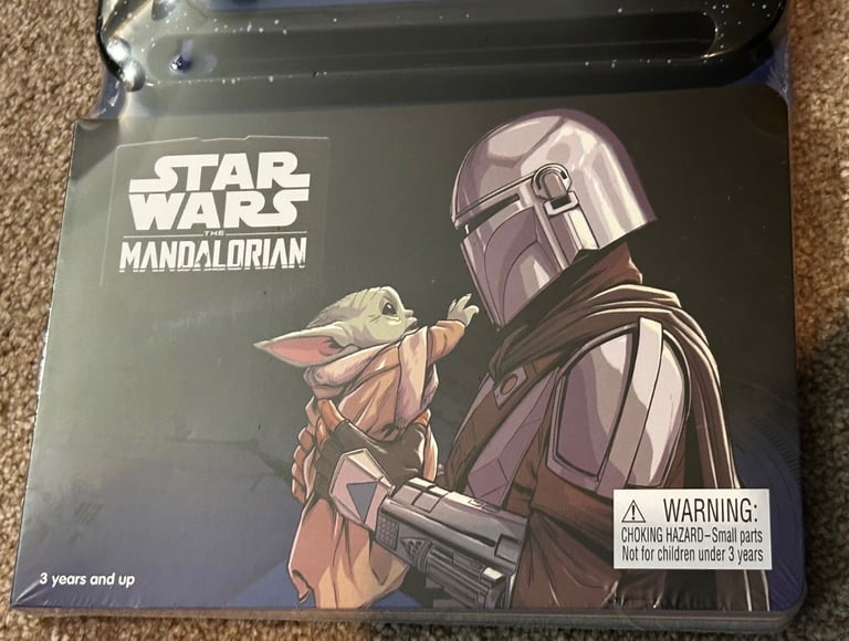 Star Wars - The Mandalorian 22 Page Storybook & Magnetic Drawing Kit