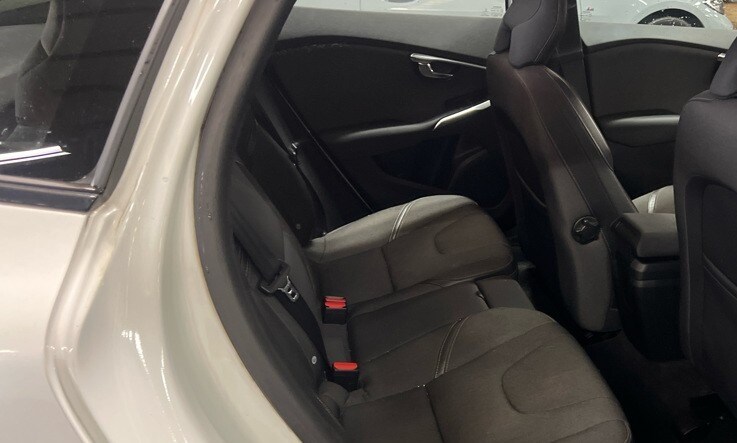 2015 Volvo V40 D2 [120] Cross Country SE Nav 5dr ++ SAT NAV / DAB / 20 TAX / ULEZ ++  HATCHBACK D...