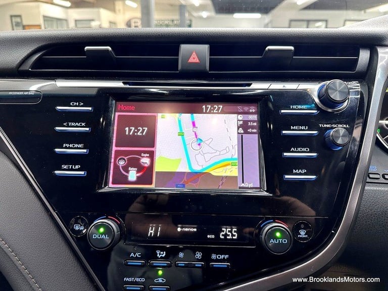 Toyota Camry 2.5 VVT-I DESIGN [SAT NAV, LEATHER &amp; HEATED SEATS]