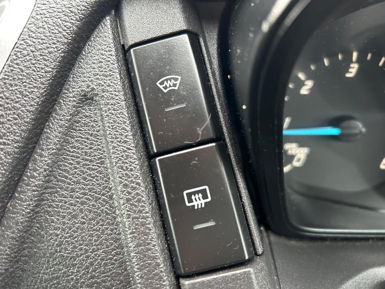 2016 Ford Transit 2.2 TDCi 460 HDT Trend Minibus 5dr Diesel Manual L4 H3 (17 Seats) (196 g/km NA ...