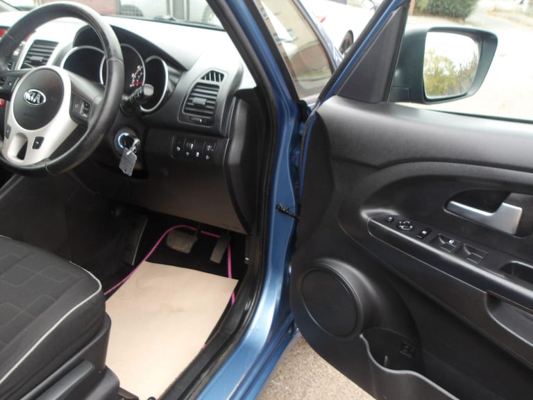 2013 Kia Venga 1.6 2 Auto Euro 5 5dr HATCHBACK Petrol Automatic