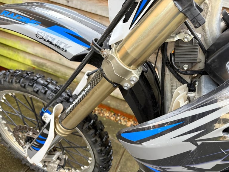 2008 / 08 Yamaha WR250F £2750 Blue 7595 miles.